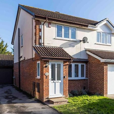 2 Bedroom House-Driveway - Bournemouth Hospital - Long Stay Discounts - Lima Apartments Ltd Екстер'єр фото