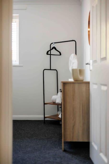 2 Bedroom House-Driveway - Bournemouth Hospital - Long Stay Discounts - Lima Apartments Ltd Екстер'єр фото