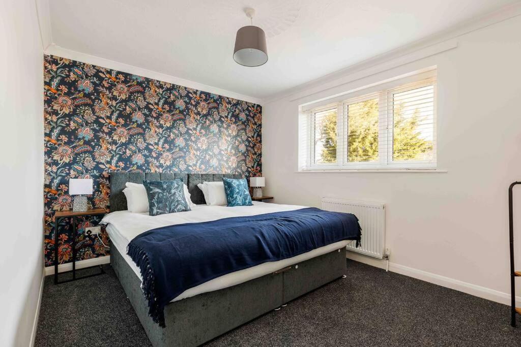 2 Bedroom House-Driveway - Bournemouth Hospital - Long Stay Discounts - Lima Apartments Ltd Екстер'єр фото